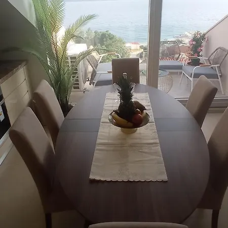 Smaragd Apartman *