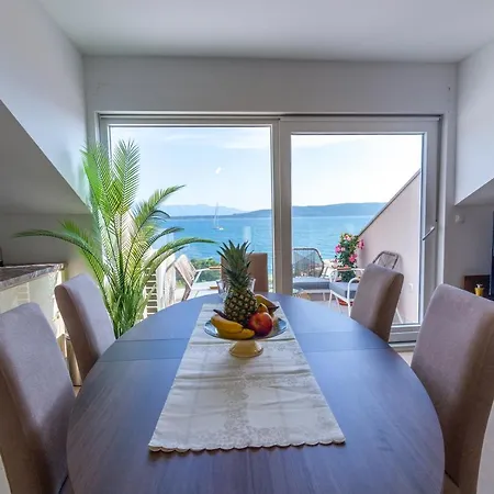 Smaragd Apartman *